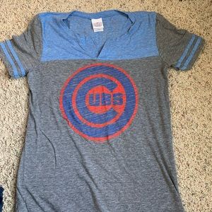 Women’s Cubs v neck T-shirt